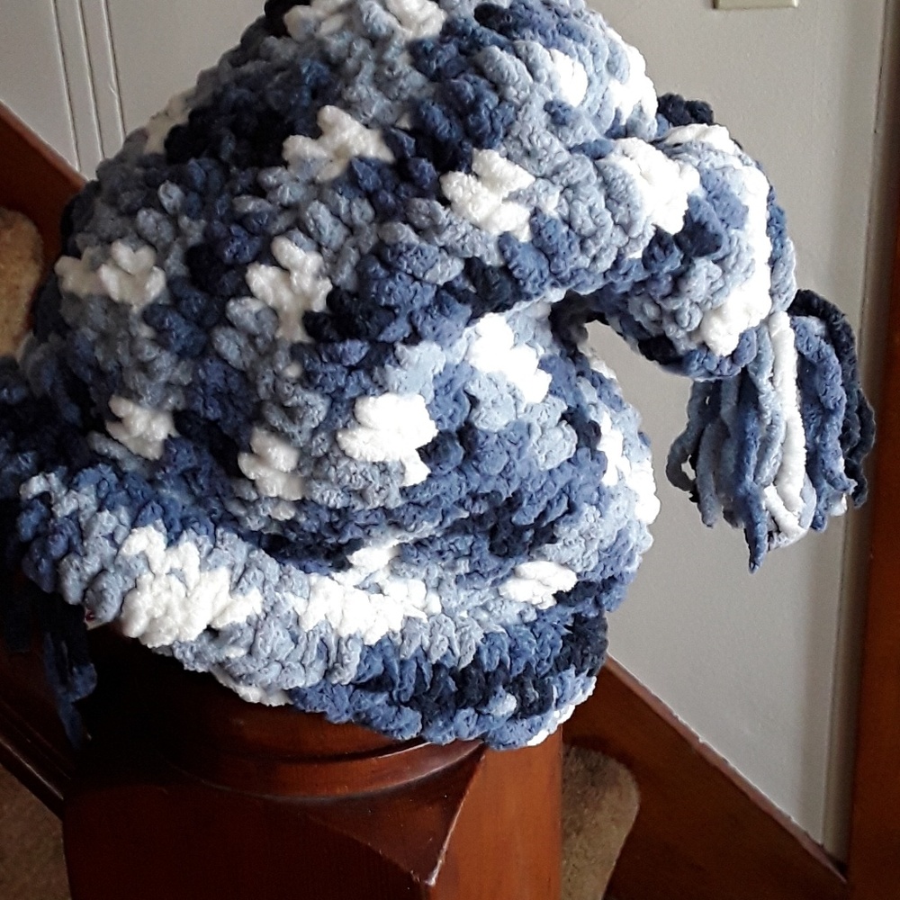 Chenille hat with matching wristies